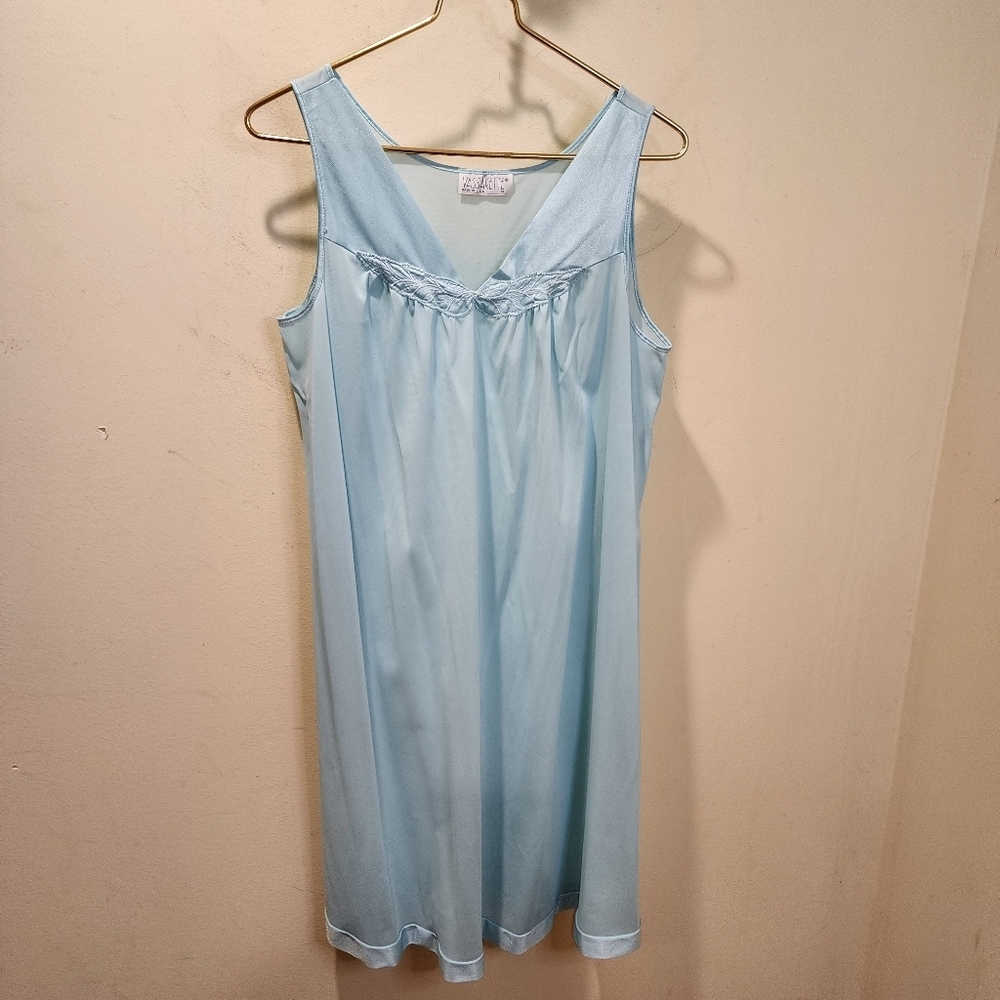 VASSARETTE Light Blue Sleeveless Nylon Nightgown Size M